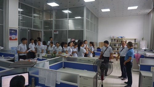 分享行業(yè)經(jīng)驗(yàn)，共創(chuàng)門(mén)窗未來(lái)