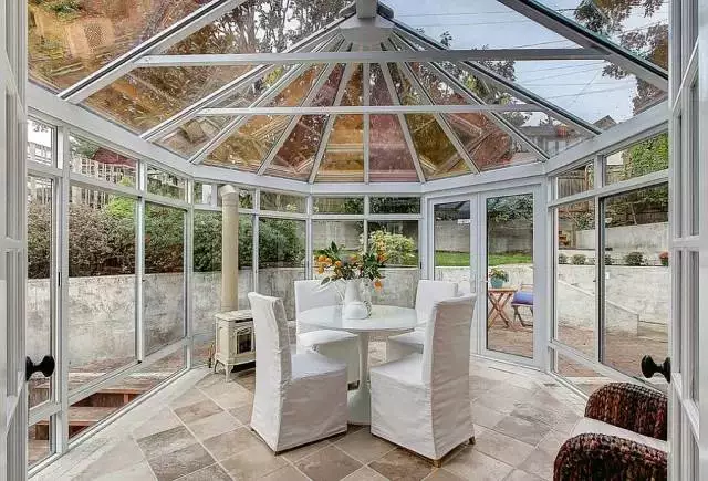 透過玻璃，收集陽光--陽光房